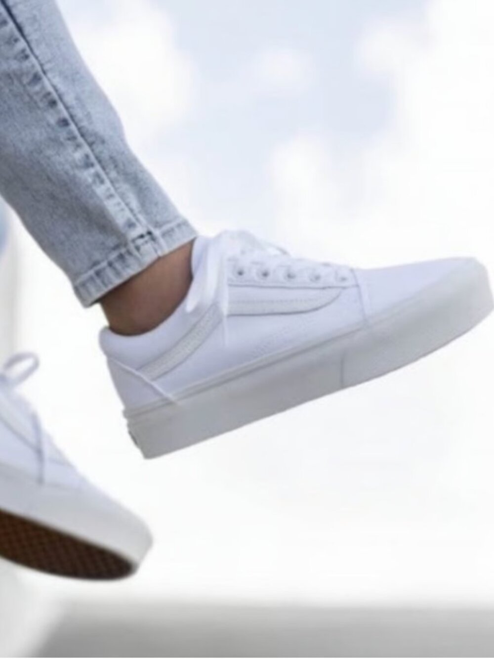Vans Ward Platform White Canvas Sneakers Women's 6.5 Classic Lace-Up Shoes